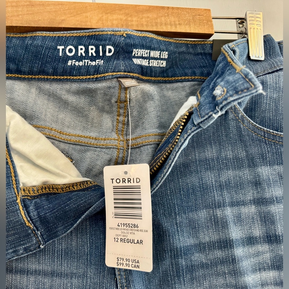 Torrid Wide-Leg Jeans in Faded Blue Wash - size 12 - NWT - Picture 2 of 3